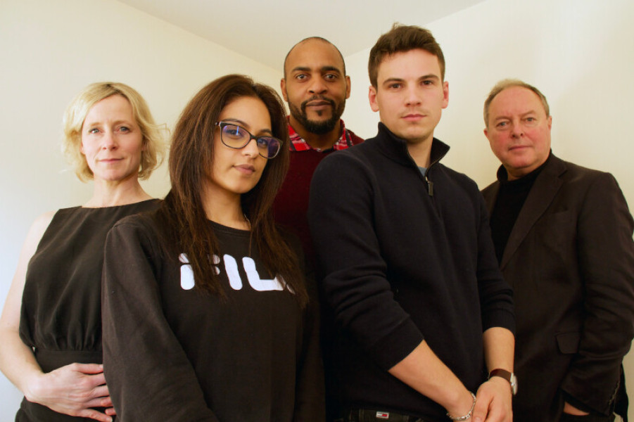 © Lisa Bowerman L-R Clare Corbett, Bhavnisha Parmar, Jason Nwoga, Jacob Dudman, Robert Daws