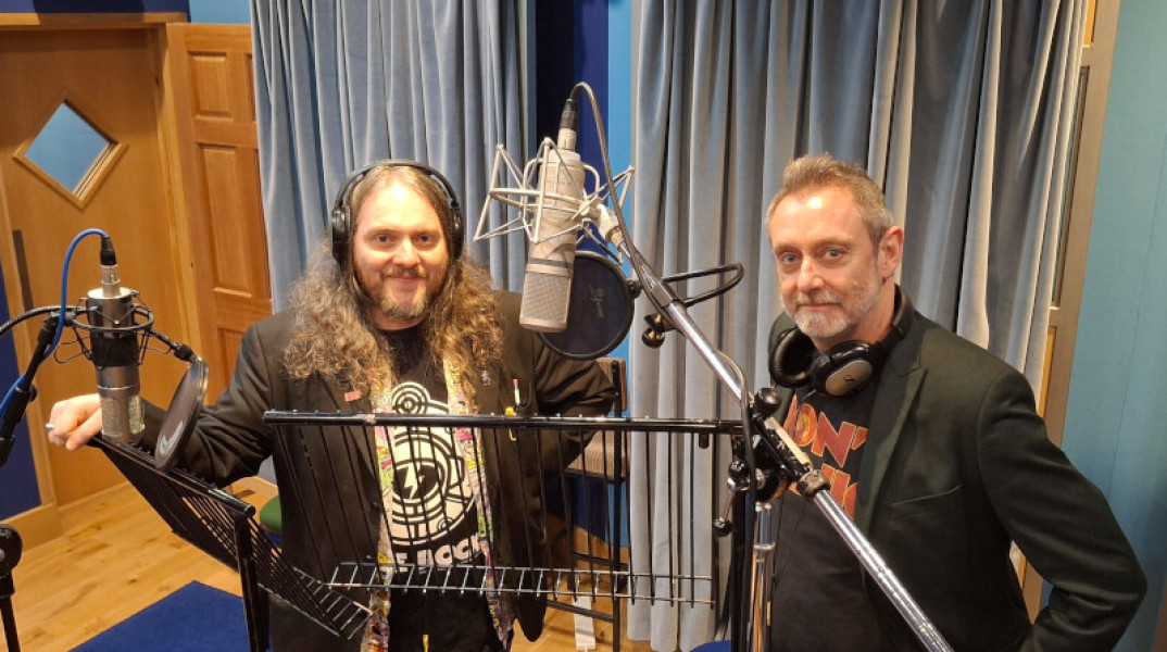 Alan Ronald (writer and Blake) and Cy Henty (writer and Karloff) in The Cracks are Showing